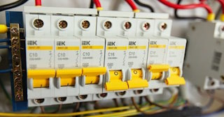 Монтаж УЗО - установка по доступной цене от 362 руб в Биробиджане от ЭлектроБрб